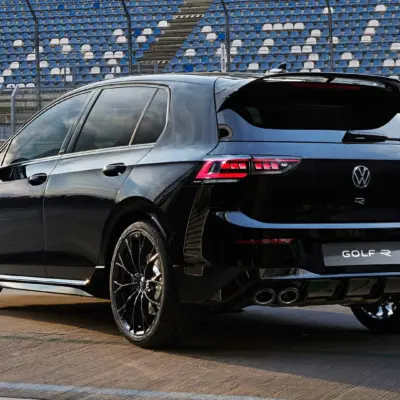 2025-volkswagen-golf-r-black-edition
