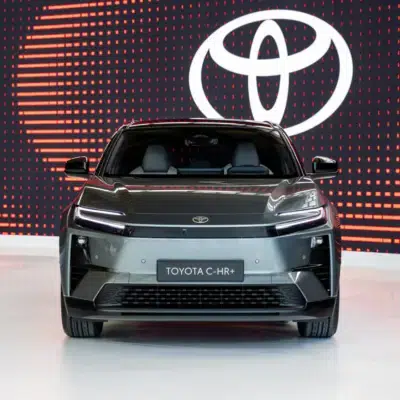 2025_Toyota_C-HR_AWD_003-1200x801