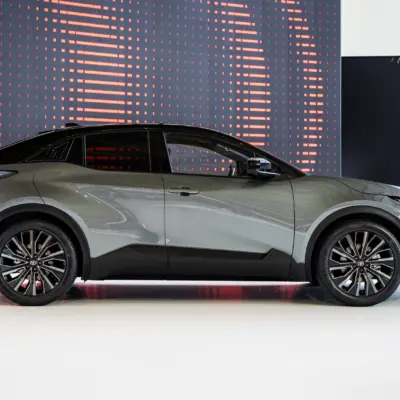 2025_Toyota_C-HR_AWD_004-scaled