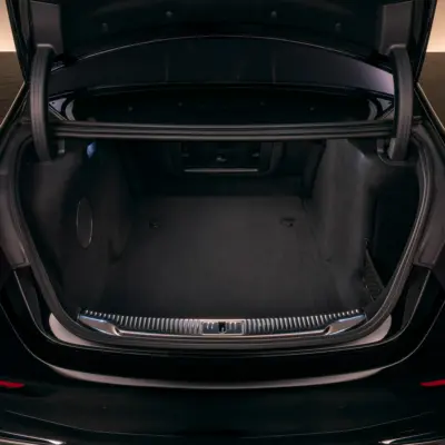 Die neue Mercedes-Benz S-Klasse: Verfeinert bis in jedes DetailThe new Mercedes-Benz S-Class: Refined in every detail.