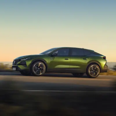 PEUGEOT_E408_2601STYP_250_FR