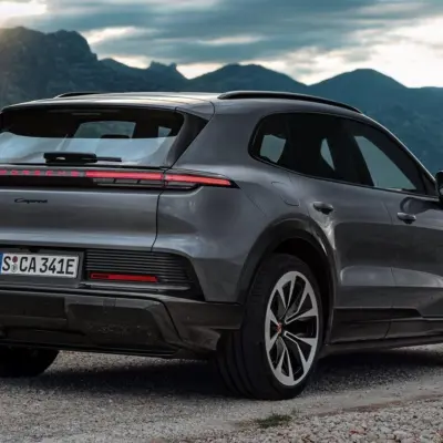 Porsche-Cayenne_Electric-2027-1280-7bee513c7c6ca2114ce427d020935da7d0