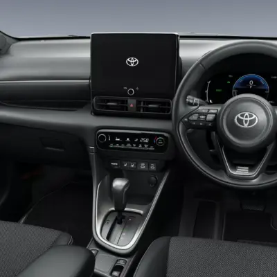 2026-Toyota-Yaris-Urbano-Japan-5