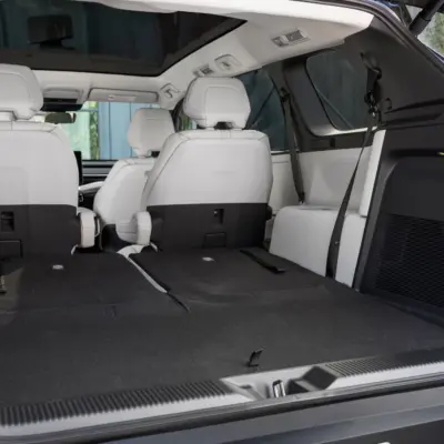 2027_Toyota_Highlander_Limited_MistyGray_003