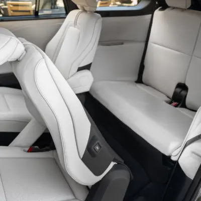 2027_Toyota_Highlander_Limited_MistyGray_005