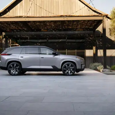 2027_Toyota_Highlander_Limited_Spellbound2Tone_005