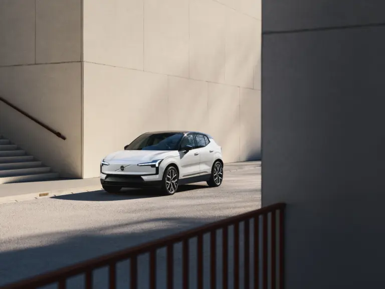 Nem elégedett a Volvo az eladásokkal, gyengébb, egyben olcsóbb változatot kap az EX30!