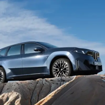 P90615613_highRes_the-new-bmw-ix3-50-x-1200x800