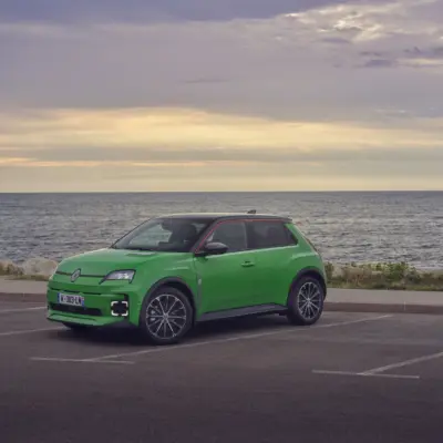 Renault-5-E-Tech-electric-techno-version-Pop-Green