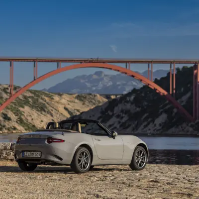 mazda_mx-5_35th_anniversary_2024_mazda_mx-5_ag_still_05