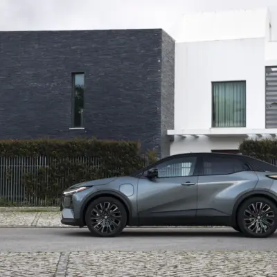 2026_toyotachr_mineral_static_002