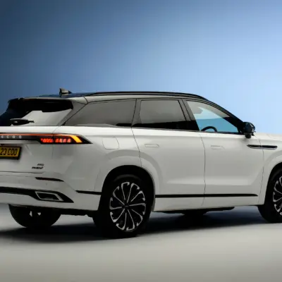 9. JAECOO 8 SHS-P Executive rear three quarter