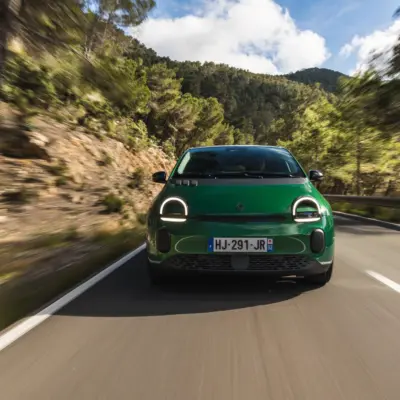 Renault-Twingo-E-Tech-electric-Techno-Absolute-Green-22
