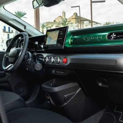 Renault-Twingo-E-Tech-electric-Techno-Absolute-Green-9