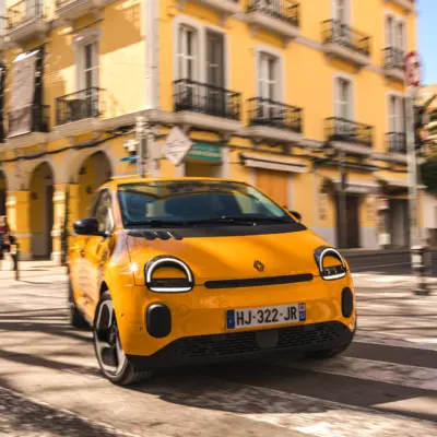 Renault-Twingo-E-Tech-electric-Techno-Mango-Yellow