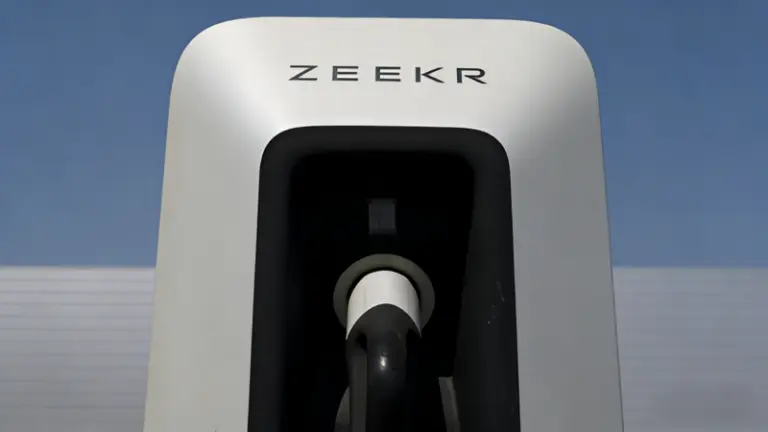 Villanyautó-töltés 7 perc alatt? A BYD után a Geely is bevállalta az 1500 kilowattos töltőt!