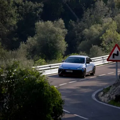 hyundai-ioniq-6-n-driving-experience-lifestyle-32_wid_1024_bfc_off