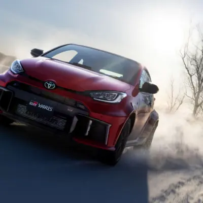 uj-gr-yaris_1