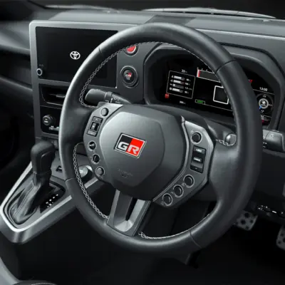 uj-gr-yaris_4