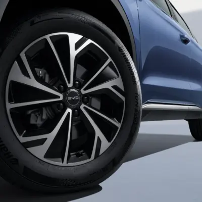 07、LHD_Atlantis Blue_Wheels_download_JPG_5000PX_RGB