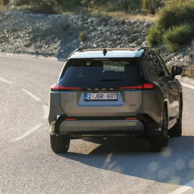 2026_RAV4 HEV_Avantgarde Bronze_dynamic_006