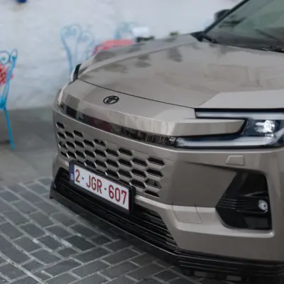 2026_RAV4 HEV_Avantgarde Bronze_exterior_029