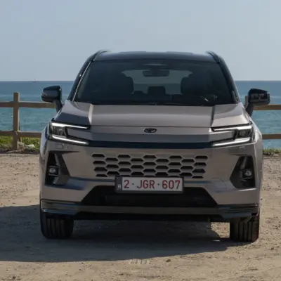 2026_RAV4 HEV_Avantgarde Bronze_static_057
