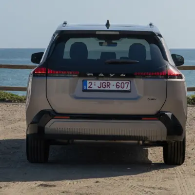 2026_RAV4 HEV_Avantgarde Bronze_static_058