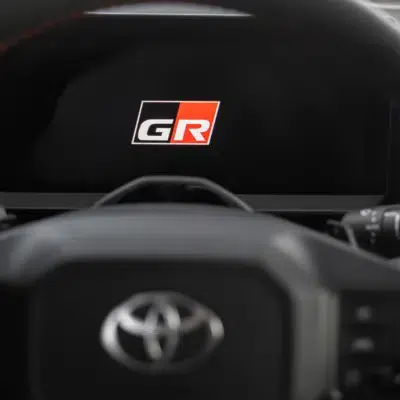 2026_RAV4 HEV_GRS_Emotional Red_interior_051