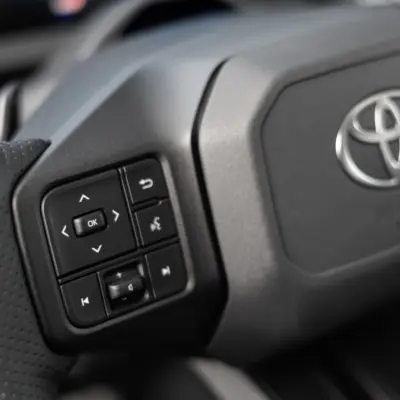 2026_RAV4 HEV_GRS_Emotional Red_interior_059