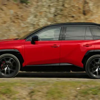 2026_RAV4 PHEV_GRS_Emotional Red_dynamic_007