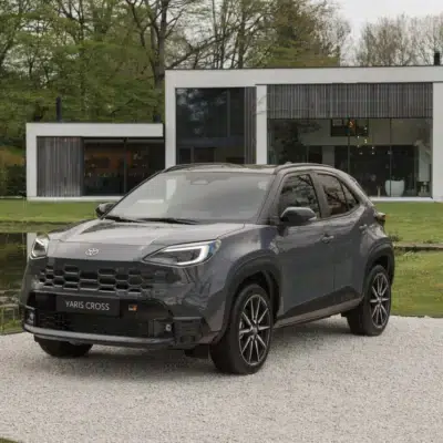 2026_Yaris_Cross_Storm_grey_Static_04