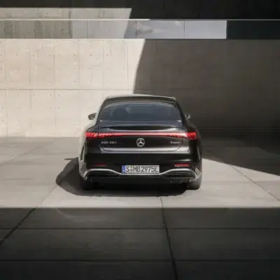 Der neue EQS: Weiter denken, weiter fahrenThe new Mercedes-Benz EQS: Smarter than ever. Further than ever.