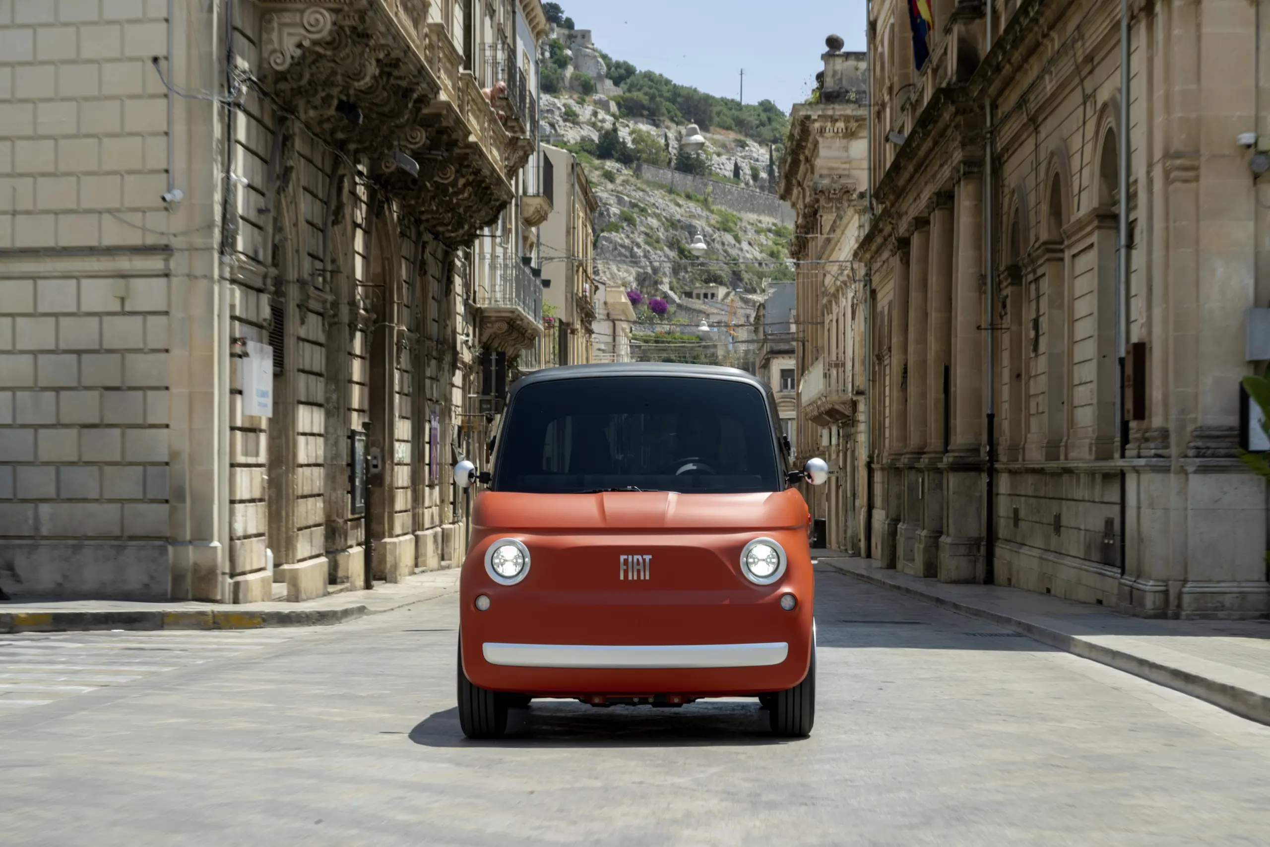 Megérkezett Magyarországra a Fiat apró négykerekűje! 4,4 millió forintot kérnek érte!