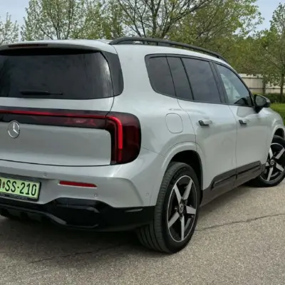 Mercedes_GLB_010