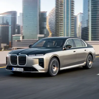 P90636084_highRes_bmw-740-xdrive-04-20