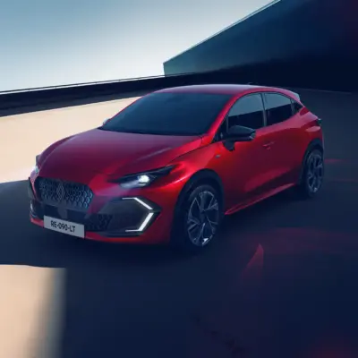 Renault-Clio-full-hybrid-E-Tech-Esprit-Alpine-Absolute-Red-2-scaled