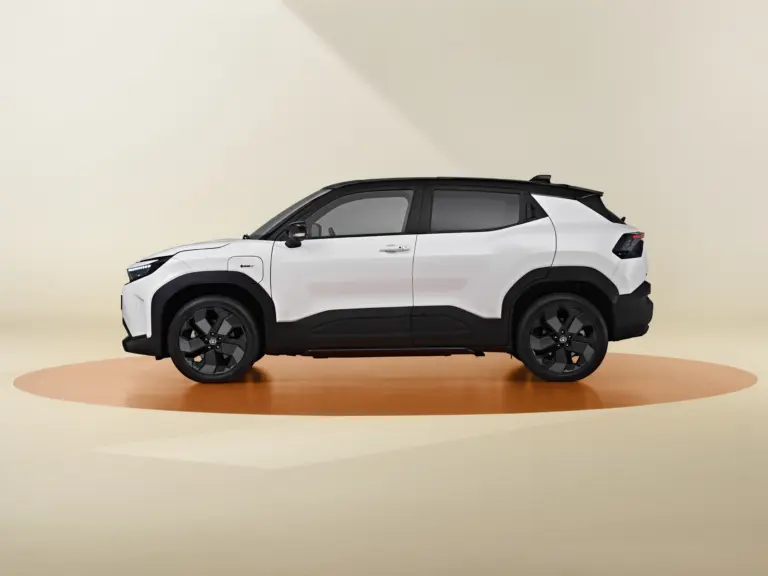Toyota emblémával is beárazták itthon a Suzuki eVitarát!