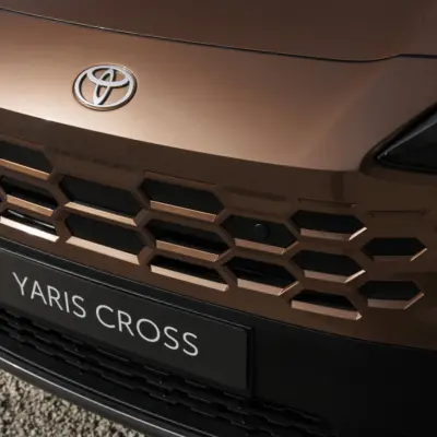Yaris_Cross_High_Grade_Precious_Bronze_Exterior-01