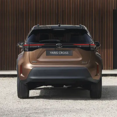 Yaris_Cross_High_Grade_Precious_Bronze_Static-11