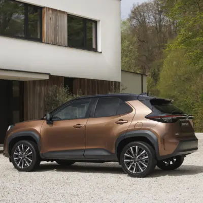 Yaris_Cross_High_Grade_Precious_Bronze_Static-14