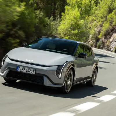 kia-corporate-ev4-coty-2026-shortlist-print-3600x2400-1-clean